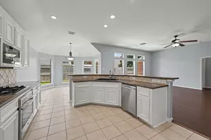 14731 Raven Hollow Ln, Humble, TX 77396 - Photo 11