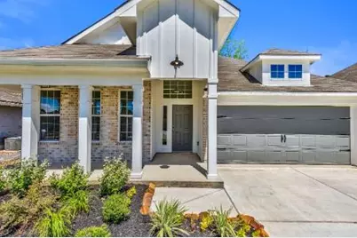 305 Rockbridge Drive, Huntsville, TX 77340 - Photo 1