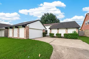 2106 Endicott Ln, Sugar Land, TX 77478 - Photo 3