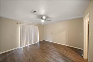 167 Thunderbird Dr, Conroe, TX 77304 - Photo 11