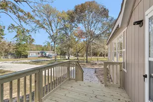 32 E Lake Rd, Huntsville, TX 77320 - Photo 7