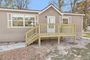 32 E Lake Rd, Huntsville, TX 77320 - Photo 5