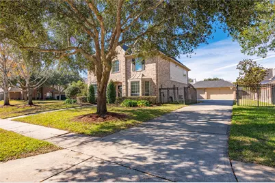 700 Red Oak Lane, Friendswood, TX 77546 - Photo 3