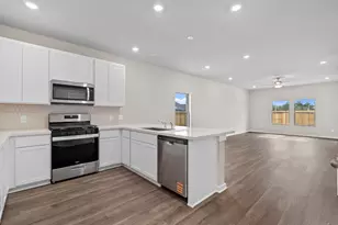 247 Bay Laurel Ct, Alvin, TX 77511 - Photo 5