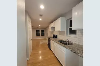 7608 E Magnolia Street #B, Houston, TX 77012 - Photo 13