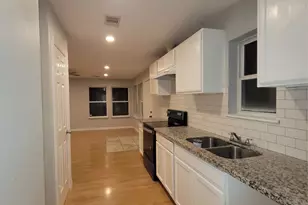 7608 E Magnolia St, Houston, TX 77012 - Photo 13