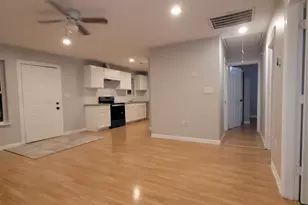 7608 E Magnolia St, Houston, TX 77012 - Photo 9
