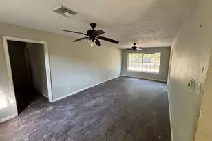 7818 Pin Oak Rd, Alvin, TX 77511 - Photo 5