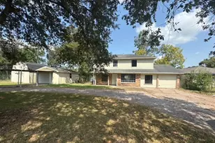 7818 Pin Oak Rd, Alvin, TX 77511 - Photo 1