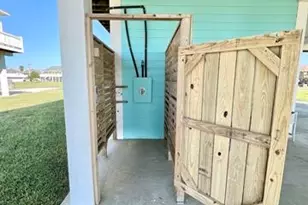 3174 Sea Castle Dr, Crystal Beach, TX 77650 - Photo 41