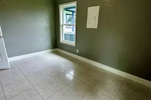 7347 Remegan Rd, Houston, TX 77033 - Photo 31