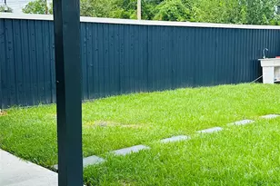 7347 Remegan Rd, Houston, TX 77033 - Photo 35