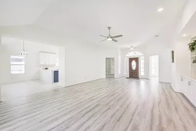 3810 E Peach Hollow Circle, Pearland, TX 77584 - Photo 7
