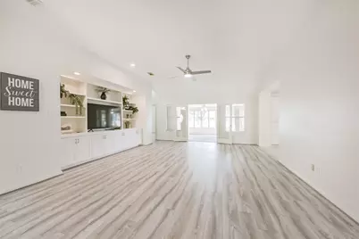 3810 E Peach Hollow Circle, Pearland, TX 77584 - Photo 5