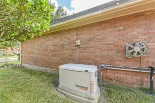3810 E Peach Hollow Cir, Pearland, TX 77584 - Photo 33