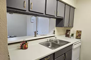 8433 Hearth Dr, Houston, TX 77054 - Photo 15