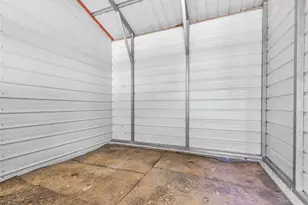 17709 W Terrace Oaks Dr, Waller, TX 77484 - Photo 37