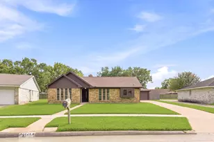 1824 Lazy Creek Ln, Pearland, TX 77581 - Photo 5