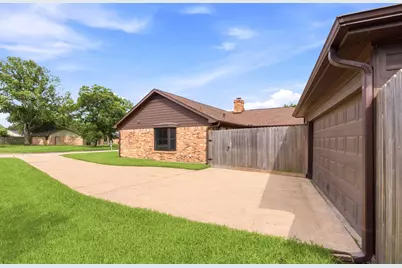1824 Lazy Creek Lane, Pearland, TX 77581 - Photo 41