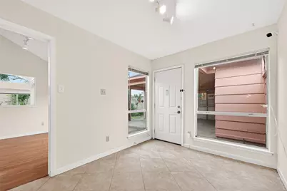 12510 Sungate Lane, Houston, TX 77071 - Photo 13