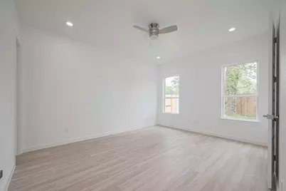 7307 W Knoll Street, Houston, TX 77028 - Photo 33