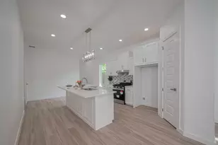 7307 W Knoll St, Houston, TX 77028 - Photo 13