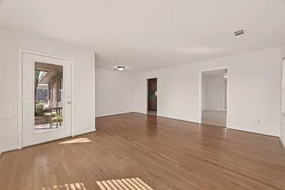 1835 Seaspray Court, Houston, TX 77008 - Photo 3