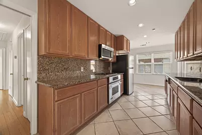 1835 Seaspray Court, Houston, TX 77008 - Photo 9