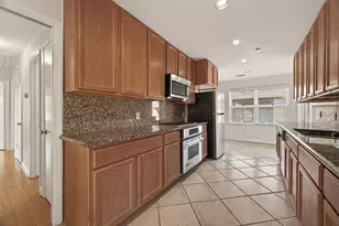 1835 Seaspray Ct, Houston, TX 77008 - Photo 9