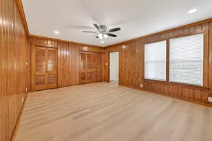 729 Loggins Dr, West Columbia, TX 77486 - Photo 15
