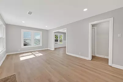 729 Loggins Drive, West Columbia, TX 77486 - Photo 5