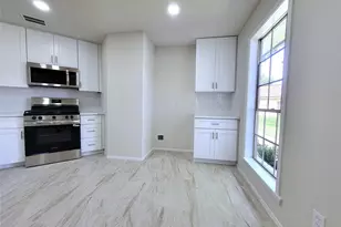 14122 Country Manor Dr, Sugar Land, TX 77498 - Photo 5
