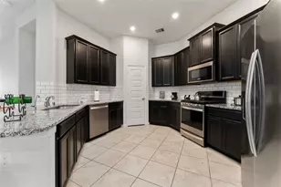 2425 Temple Crag Dr, Rosharon, TX 77583 - Photo 3