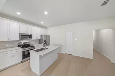 716 W Dallas Street, Conroe, TX 77301 - Photo 9