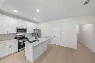 716 W Dallas St, Conroe, TX 77301 - Photo 9