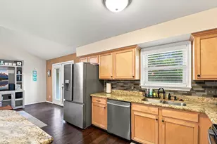 1913 Driftwood Ln, Galveston, TX 77551 - Photo 9