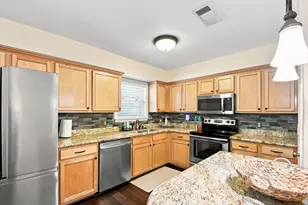 1913 Driftwood Ln, Galveston, TX 77551 - Photo 7