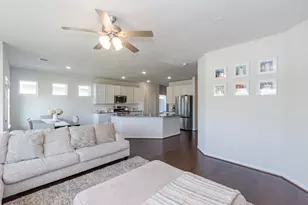 505 Prairie Grass Trl, Clute, TX 77531 - Photo 1