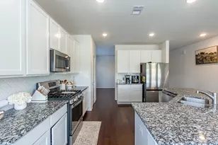 505 Prairie Grass Trl, Clute, TX 77531 - Photo 9