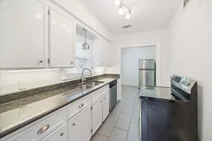 1937 W McKinney St, Houston, TX 77019 - Photo 7