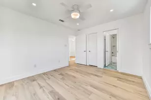 1326 Hawaii Dr, Tiki Island, TX 77554 - Photo 29