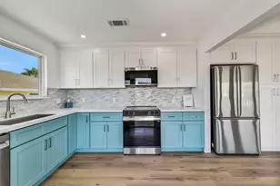 1326 Hawaii Dr, Galveston, TX 77554 - Photo 9