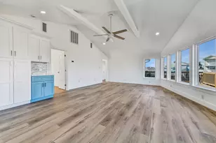 1326 Hawaii Dr, Tiki Island, TX 77554 - Photo 17