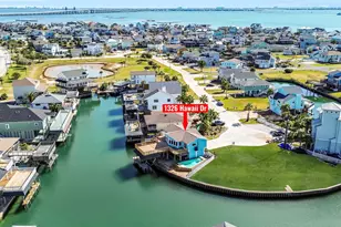 1326 Hawaii Dr, Tiki Island, TX 77554 - Photo 49