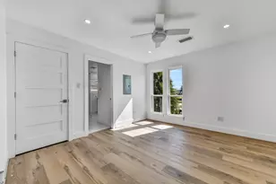 1326 Hawaii Dr, Galveston, TX 77554 - Photo 21