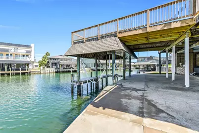 1326 Hawaii Drive, Galveston, TX 77554 - Photo 43