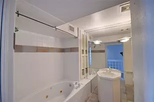 5056 Glenmont Dr, Houston, TX 77081 - Photo 23