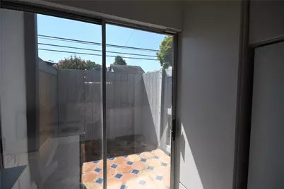 5056 Glenmont Drive, Houston, TX 77081 - Photo 15