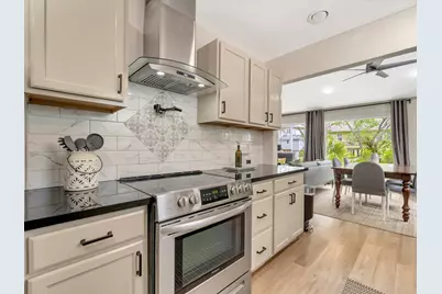 1002 Staples Avenue, Seabrook, TX 77586 - Photo 11