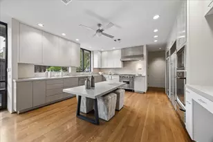 3635 Overbrook Ln, Houston, TX 77027 - Photo 9